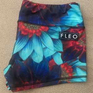Fleo neon blue Azul shorts